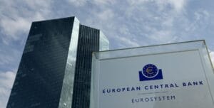 BCE eleva previsões de crescimento e inflação, mantém taxas de juros inalteradas