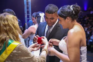 Cem casais oficializam a união na 4ª edição do Casamento Comunitário
