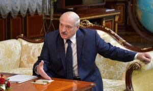 Presidente de Belarus anuncia indulto a 20 presos políticos