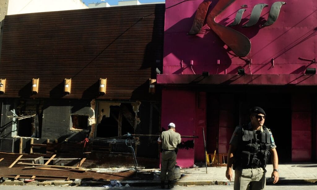 Sócio da Boate Kiss é autorizado a ir para o semiaberto com tornozeleira eletrônica