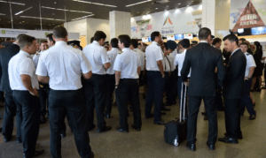 Aeronautas negociam com empresas de aviação e afastam greve no setor