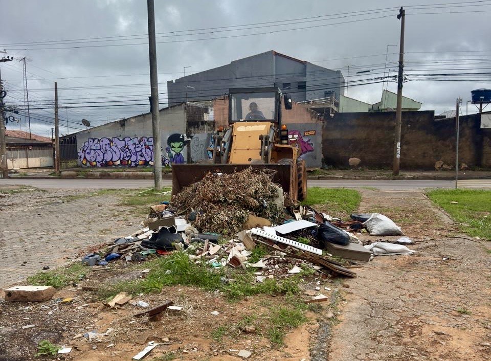 Mutirão intensifica limpeza em Ceilândia e remove mais de 200 toneladas de lixo para combater focos da dengue