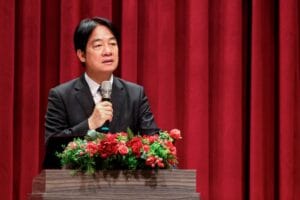 Presidente de Taiwan tenta reduzir tensões após exercício militar da China