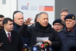 Turquia amplia campanha contra Estado Islâmico com 125 detenções