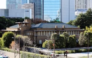 Primeira-ministra japonesa se muda para residência oficial ‘assombrada’