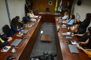 Acordo amplia trabalho para mulheres vítimas de violência