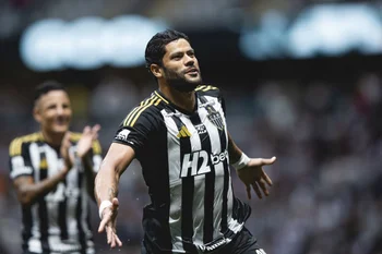 Em casa, Atlético-MG atropela Vasco e conquista vaga na Sul-Americana