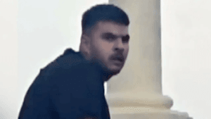 Austrália acusa terrorista sobrevivente em ataque em Sydney de 59 crimes