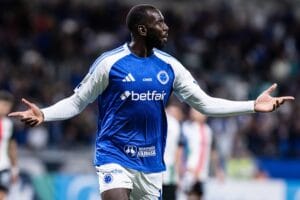 Cruzeiro não renova contrato e Yannick Bolasie deixa o clube