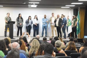 Reunião debate contratações e licitações na educação