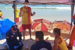 Chinês morre após passar mal durante prática de surfe em Florianópolis
