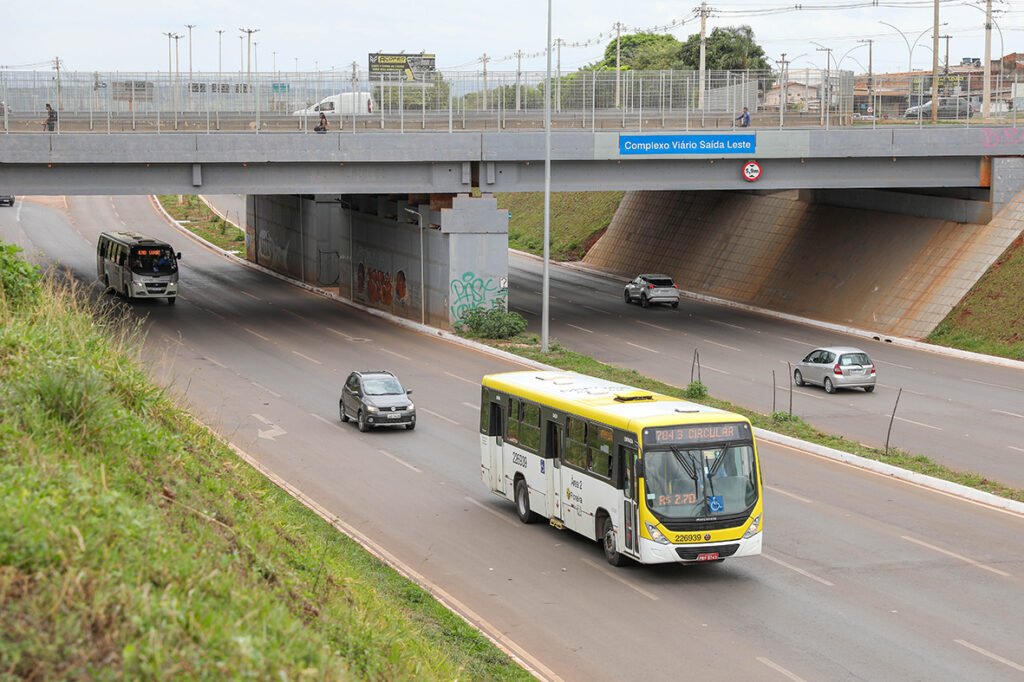 Inaugurado em 2024, viaduto Itapoã/Paranoá melhorou a qualidade de vida dos moradores das duas regiões.