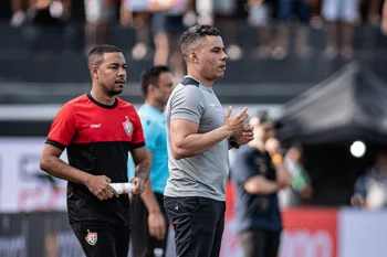 Dança da elite: Jair Ventura comemora permanência no Brasileirão; veja