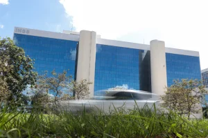 INSS: ONG que faturou milhões funciona em cubículo e tem 1 funcionário