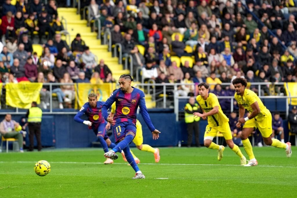 Barcelona vence Villarreal e segue em 1º