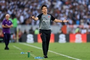 Fernando Diniz lamenta vice do Vasco na Copa do Brasil: "É muita dor"