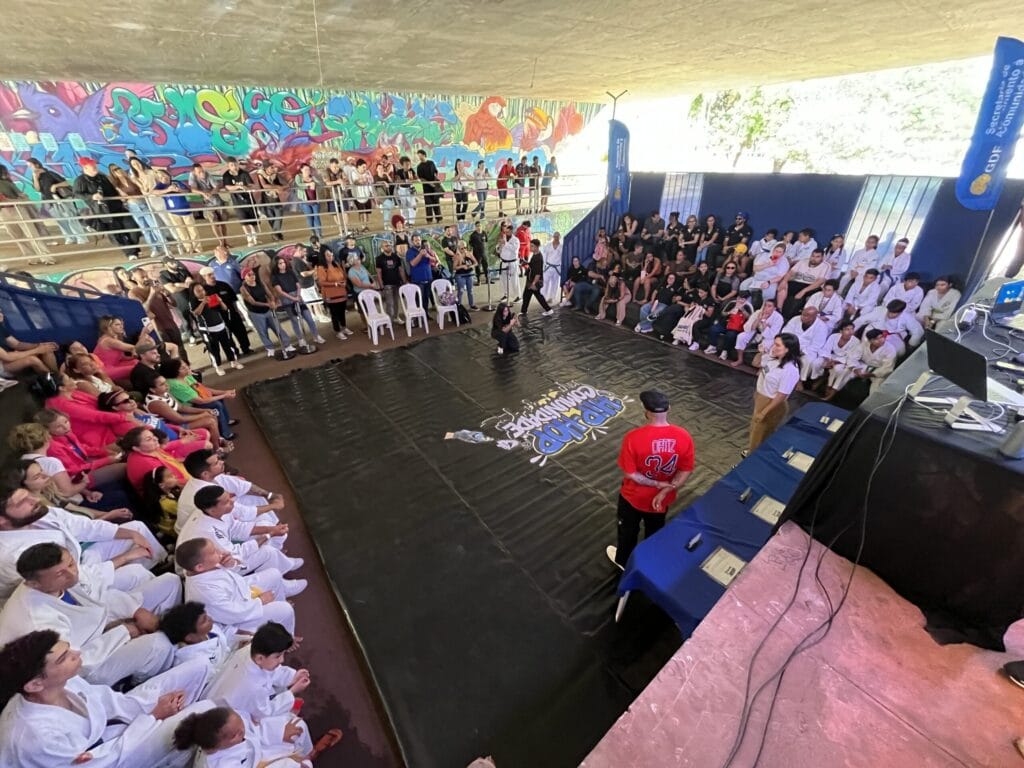 Ação Hip-Hop Comunidade reúne público na Galeria dos Estados