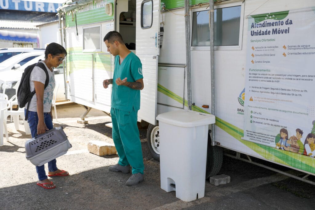 Hvep Móvel oferece atendimento veterinário gratuito no Itapoã