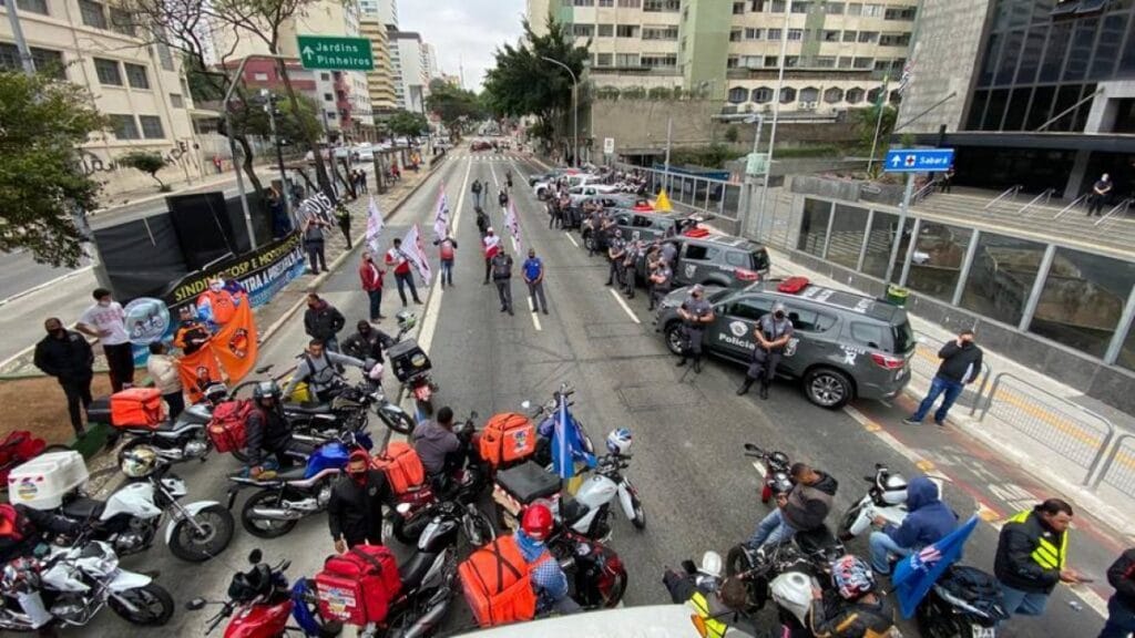 Justiça decide que bancos são responsáveis por perdas em golpes do motoboy