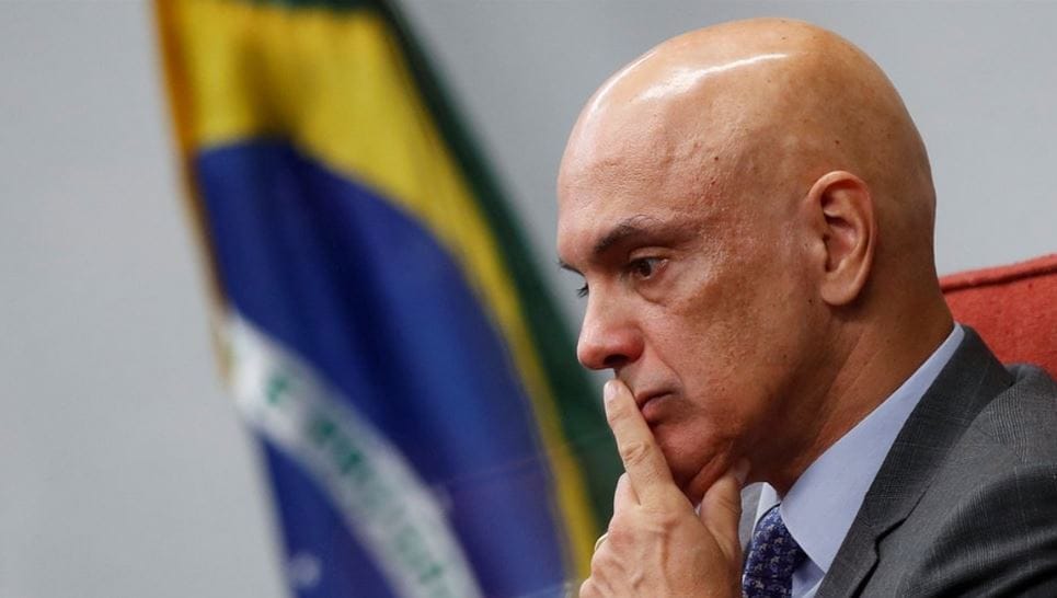 O Rei Está Nu: A Queda da Credibilidade de Alexandre de Moraes 1 O Rei Está Nu: A Queda da Credibilidade de Alexandre de Moraes
