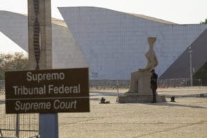 Acusados tentar explodir bomba em aeroporto se tornam réus no STF