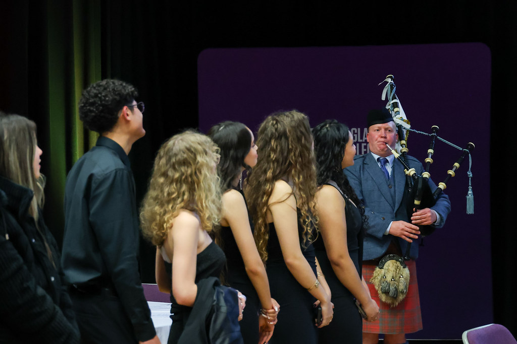 Primeira edição do Pontes para o Mundo encerra ciclo com formatura na Escócia