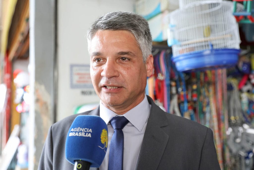 GDF entrega cartões Ração e Castração a protetores de animais