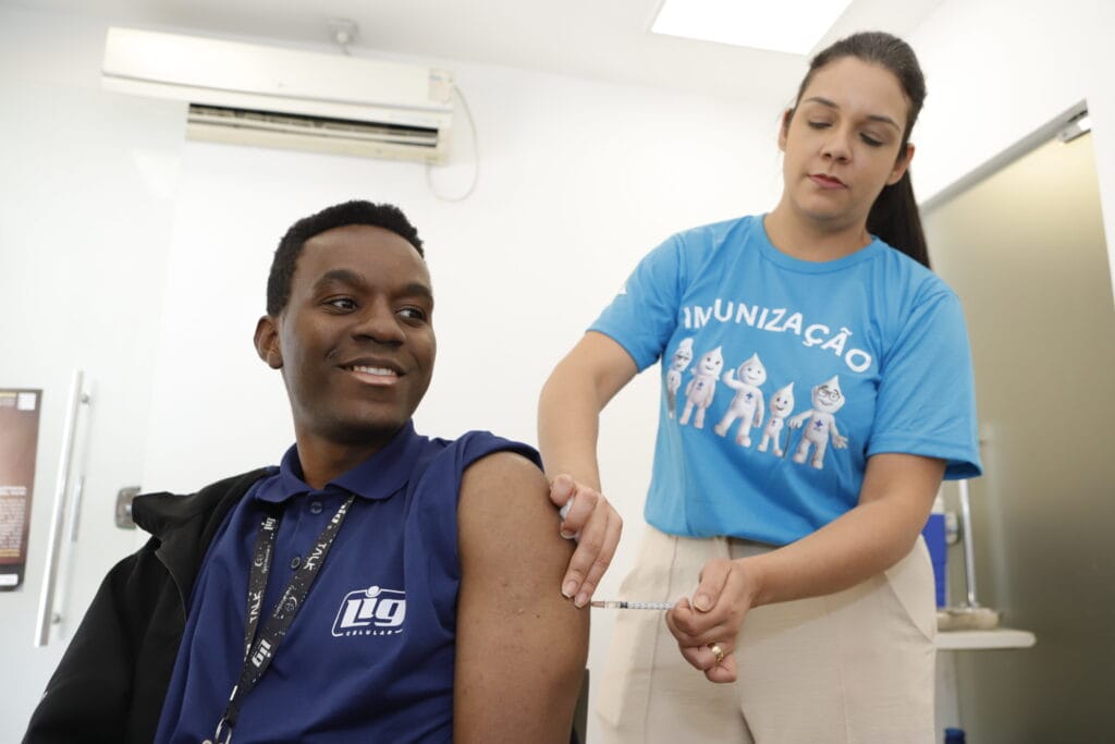 Locais de vacinação no DF neste sábado (20)