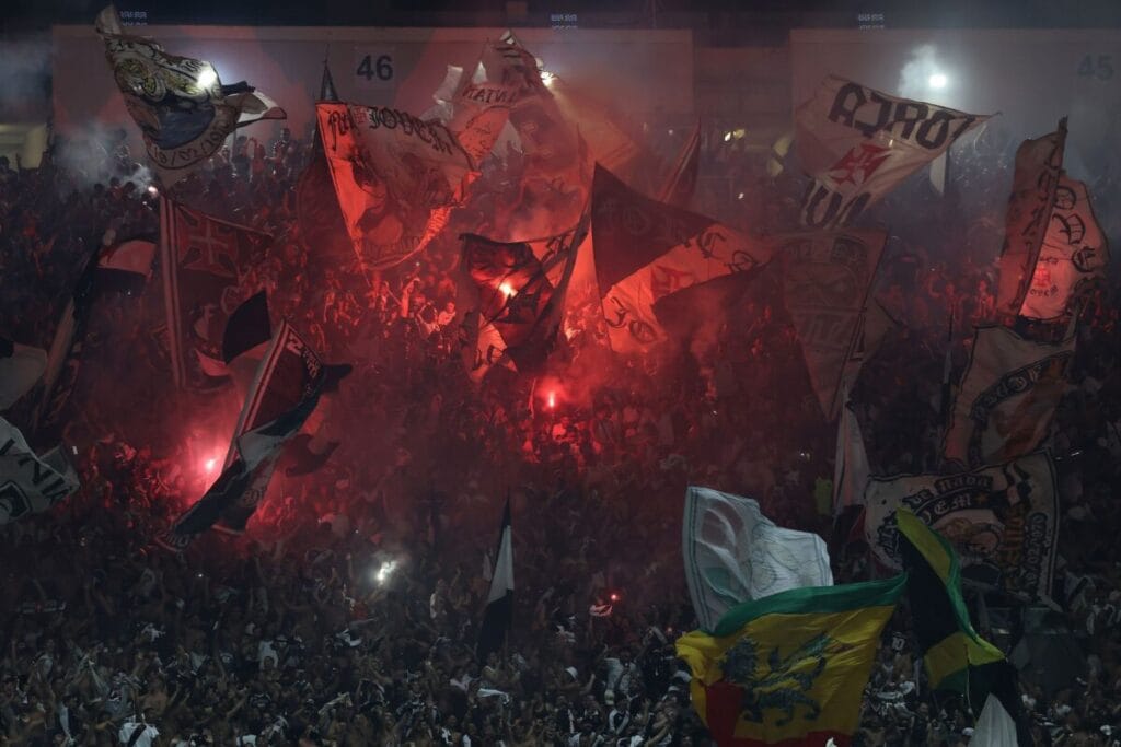 Torcida do Vasco esgota ingressos para jogo de volta da Copa do Brasil