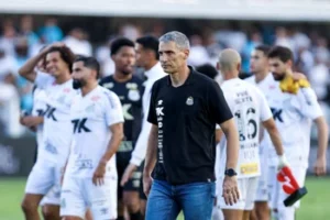 Vojvoda se diz aliviado e fala sobre permanência de Neymar no Santos