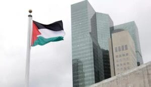 Três palestinos são presos sob suspeita de incendiar árvore de Natal na Cisjordânia