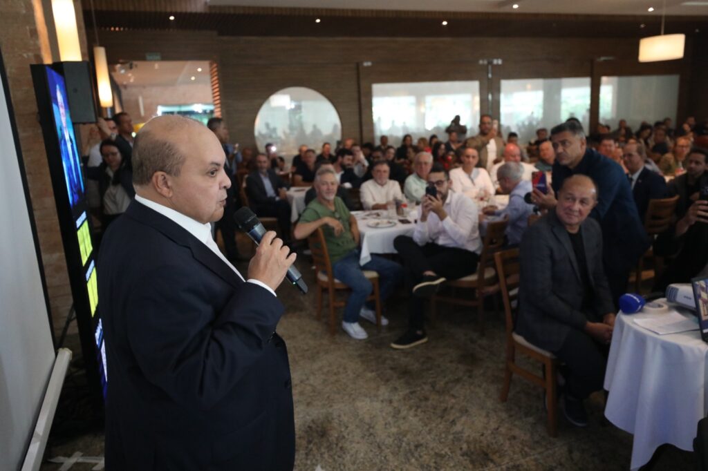 Governador destaca transformação na infraestrutura de Vicente Pires em almoço com empresários