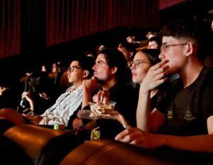 Ação do GDF leva mais de 200 estudantes da rede pública para sessão de cinema especial