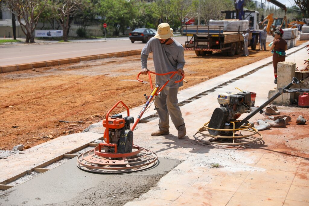 Licitação para calçadas em cinco regiões do DF