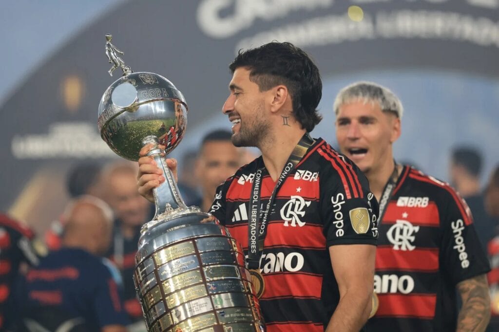 Retrospectiva: tetra do Flamengo na Libertadores marca mês de novembro - destaque galeria