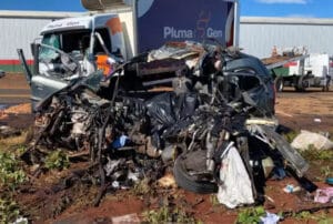 Seis pessoas da mesma família morrem em acidente de carro ao voltar da praia no PR