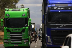 Entidades do DF reagem a anúncio de paralisação de caminhoneiros