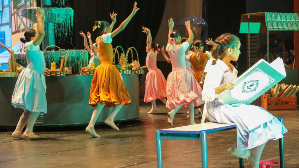 Alunos da Escola Parque 313/314 Sul se apresentam no Teatro Nacional