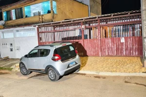 Nariz dela sangrava, diz vizinha de casa onde bebê morreu enforcada