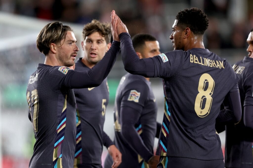 Astro da seleção inglesa celebra folga de Natal em casa de striptease - destaque galeria