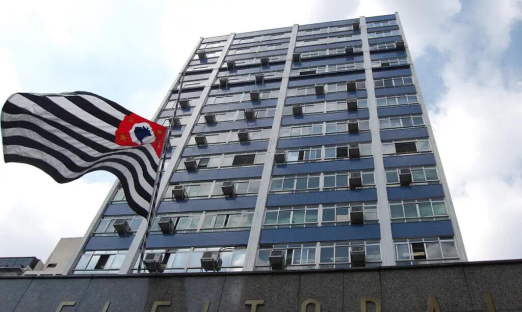 Tribunal eleitoral cassa prefeito e vice de Barueri (SP)