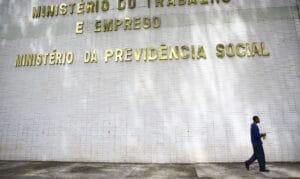 Brasil registra saldo positivo de 85,8 mil vagas de trabalho em novembro