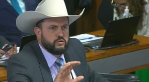 Home 26 Zé Trovão se posiciona contra paralisação de caminhoneiros