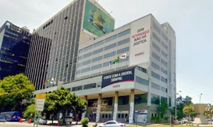 Alerj aprova dispensa de terno e gravata no verão em audiência pública