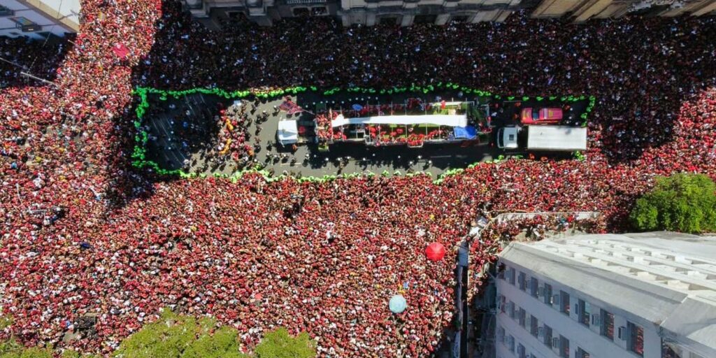 Torcida celebra título do Flamengo no Rio de Janeiro