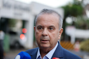 Oposição critica decisão de Gilmar Mendes e pressiona por PEC