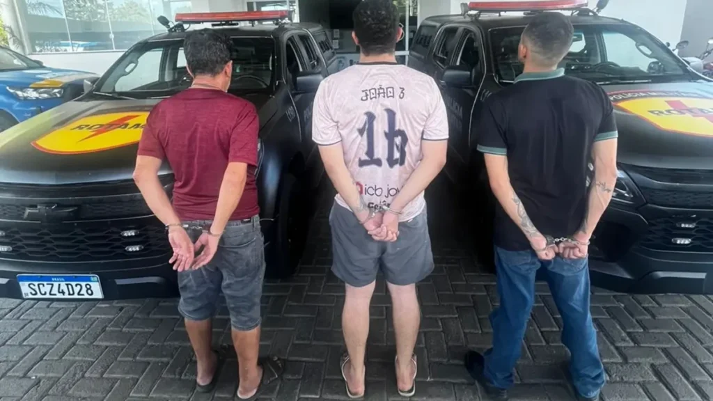 Homem é espancado em casa após urinar em parede de bar em Goiânia