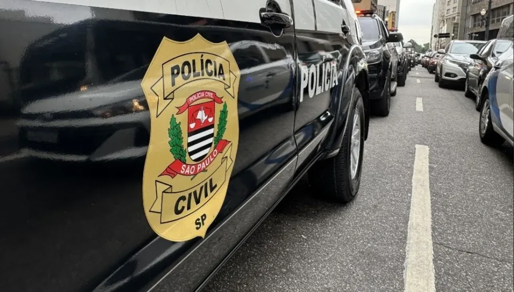Polícia prende trio por venda de ingressos falsos em SP