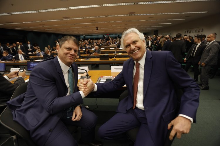 Tarcísio critica PEC da Segurança Pública por ferir autonomia dos estados