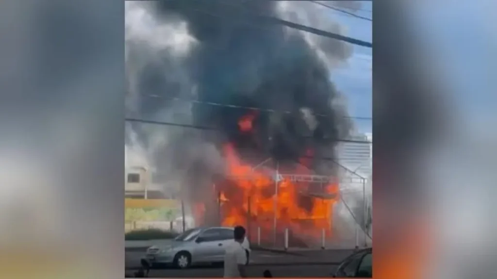 Incêndio destrói lanchonete em Anápolis na véspera do Natal